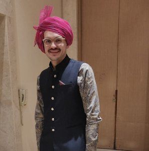 Meet your Posher, Max